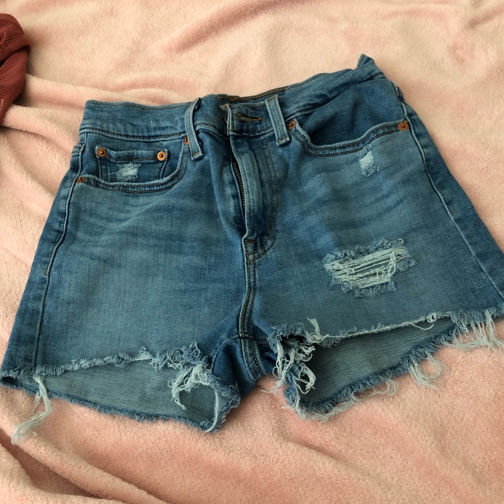 Hi - Rise Levis Strauss Shorts